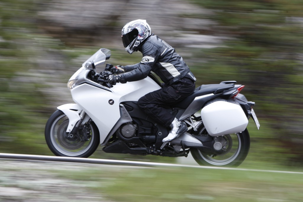  Honda VFR 1200 F DCT - Jednostavno turistički _C0T9349