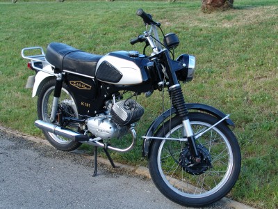 Algum de vocês se lembra da primeira Yamaha DT 50 ? Casal_k_181_preta