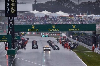 Les horaires de certains Grands Prix avancés C-mercedes-suzuka-depart-grille-safety-car-pluie-rolex