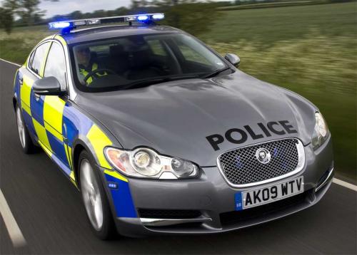 أغرب 10 سيارات شرطة في العالم Jaguar-xf-police-car
