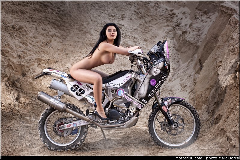 BIKES and GIRLS (sujet unique) - Page 15 0014_hugo_payen_dakar_2012_014