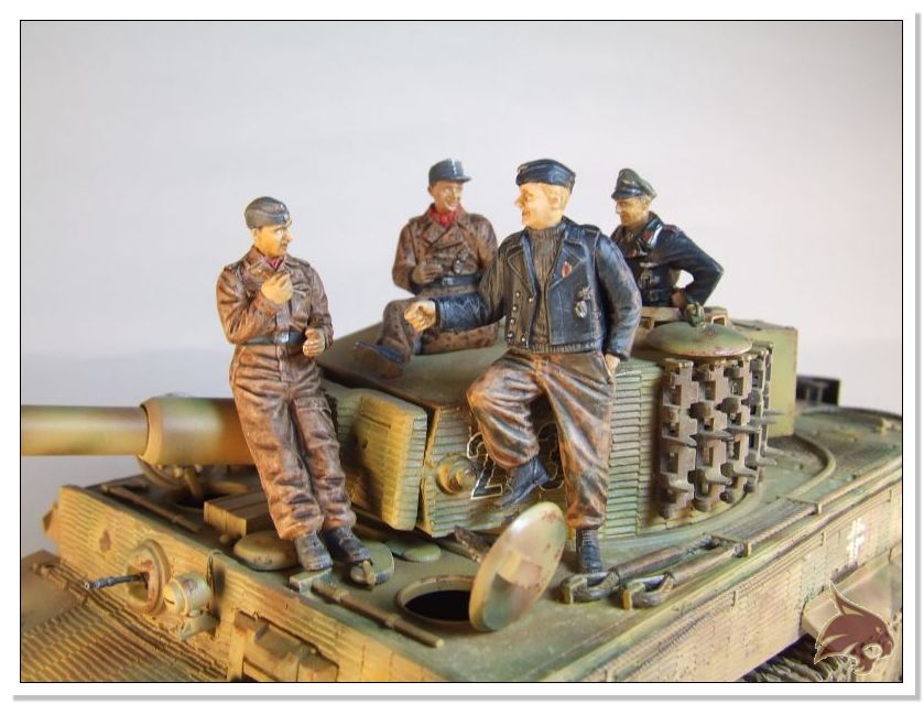 Tiger I Pkf VI Ausf.E Late Version - 4 figuras - Tamiya 1/35 02