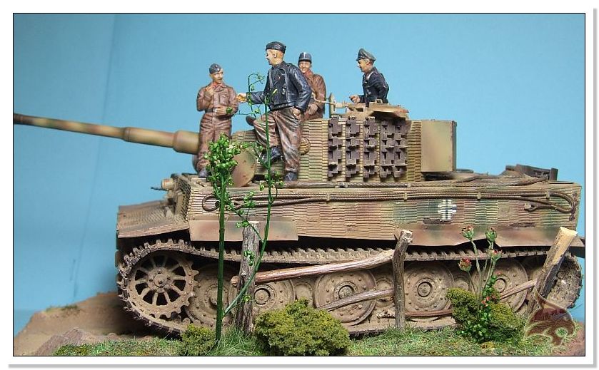 Tiger I Pkf VI Ausf.E Late Version - 4 figuras - Tamiya 1/35 Peana07