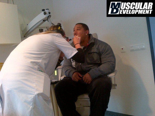 Roelly Winklaar 2012 Roelly-dentist2