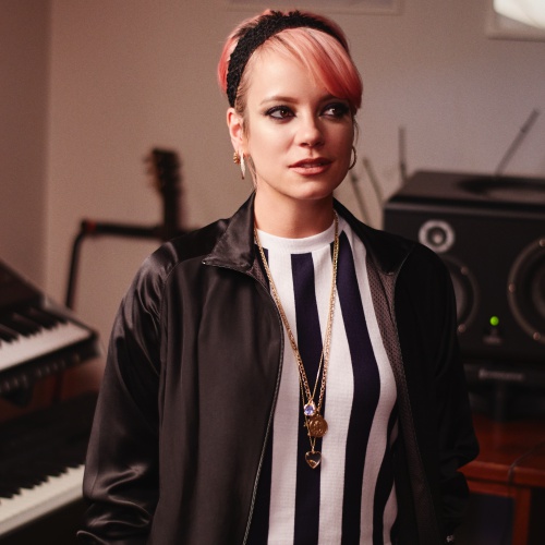 Lily Allen in pretep v baru. [9.12.2009] Lily-allen