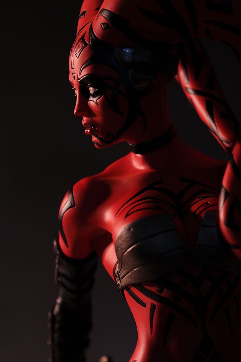 STAR WARS: DARTH TALON Premium format - Page 3 Review_talon_1