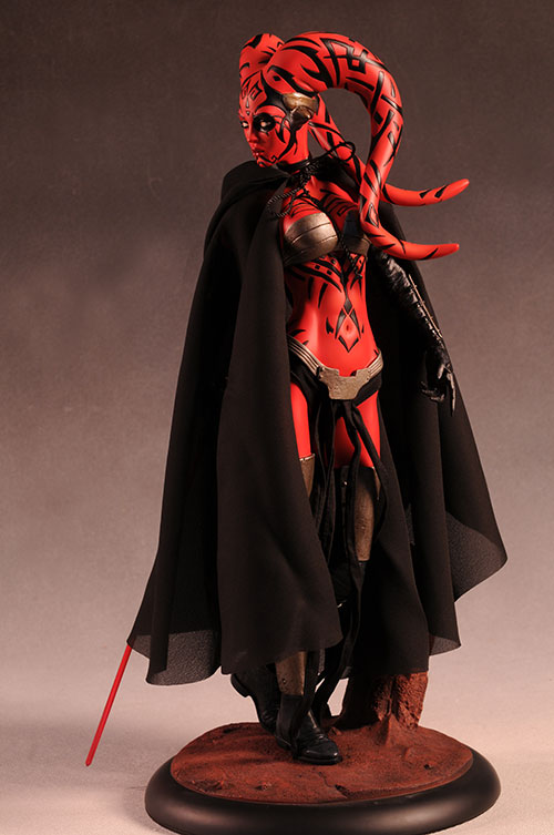 STAR WARS: DARTH TALON Premium format - Page 3 Review_talon_6