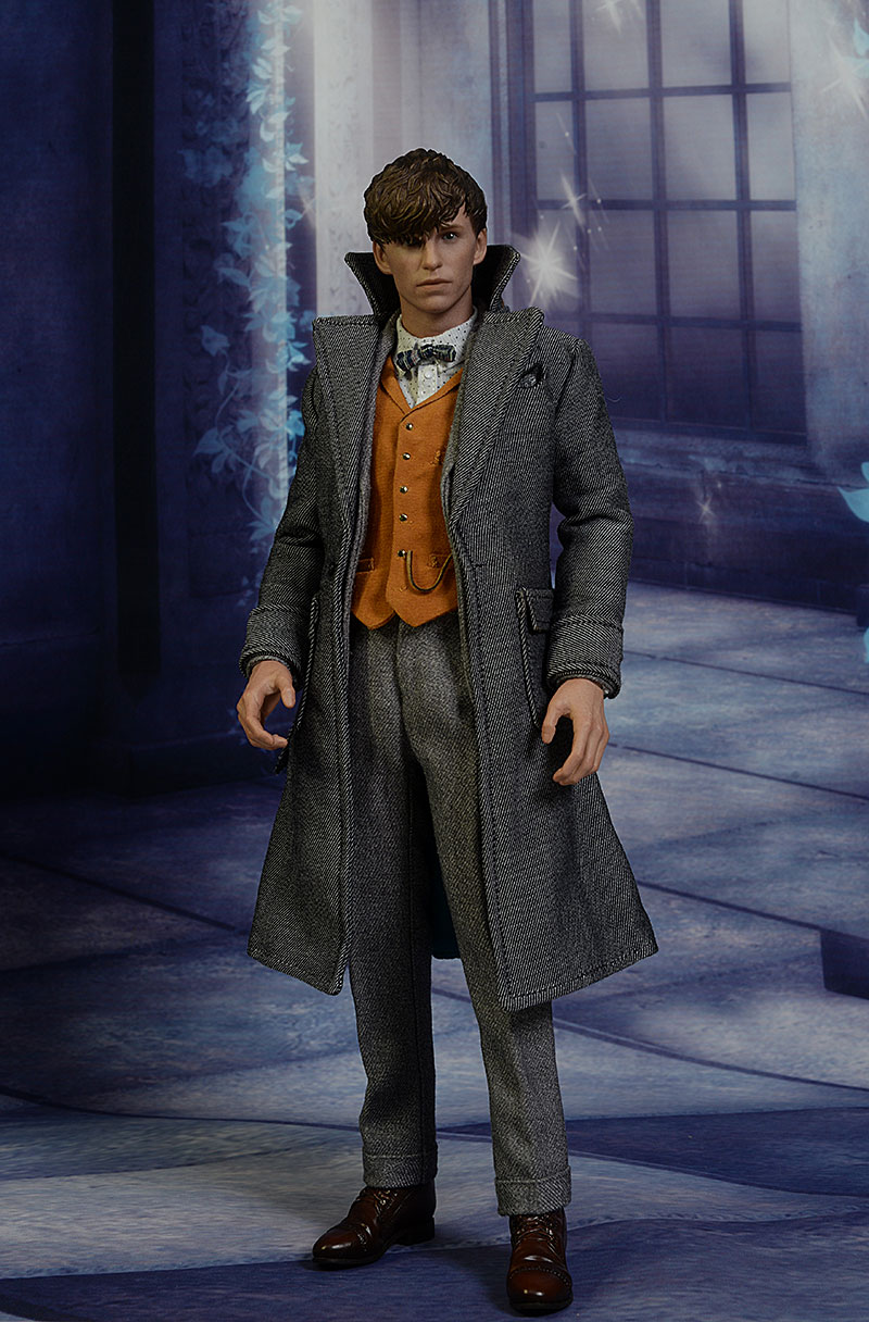 Newt Scamander review Review_fanbeasts_4