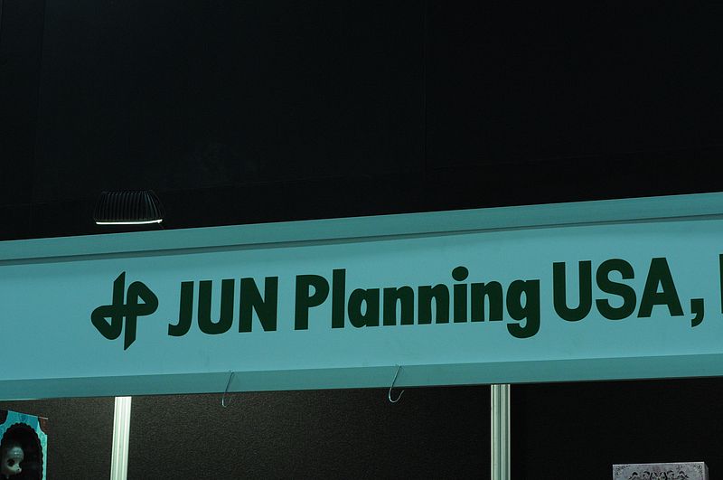 [SDCC 2011] Jun Planning Stand Sdcc2011_junplan_1