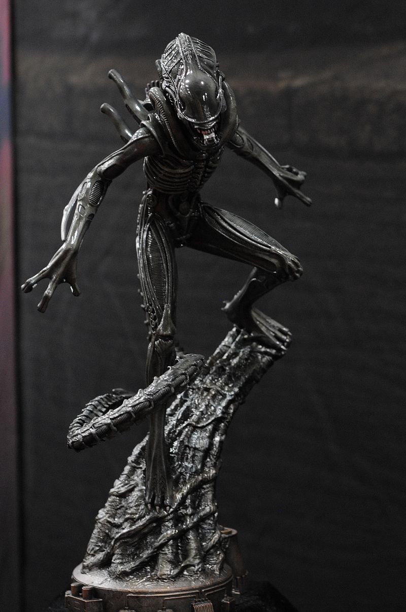 [SDCC 2011] Sideshow - Aliens and Predators Sdcc2011_sideshow_predalien_2