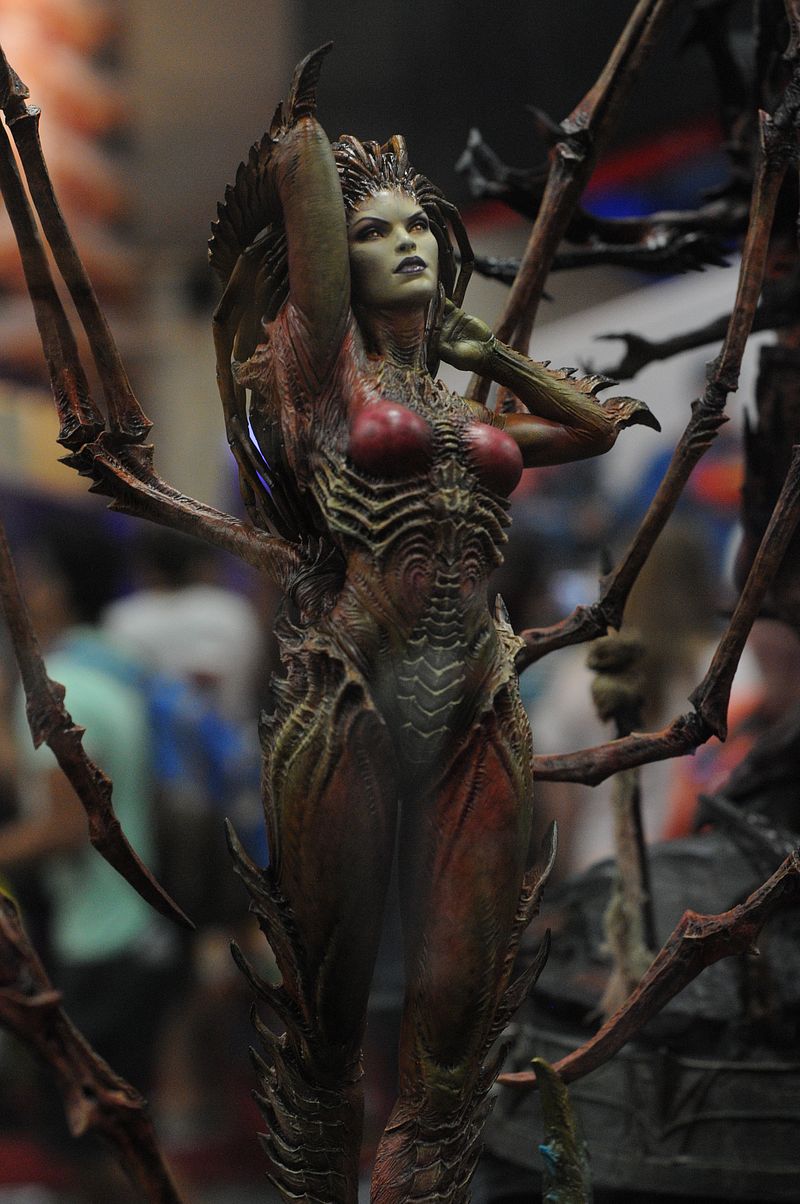 [Sideshow] Starcraft II: Sarah Kerrigan - Queen of Blades Sdcc2014_sideshow_162