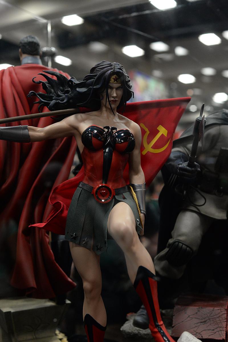 WONDER WOMAN RED SON PREMIUM FORMAT  - Page 2 Sdcc2015_sideshow_100