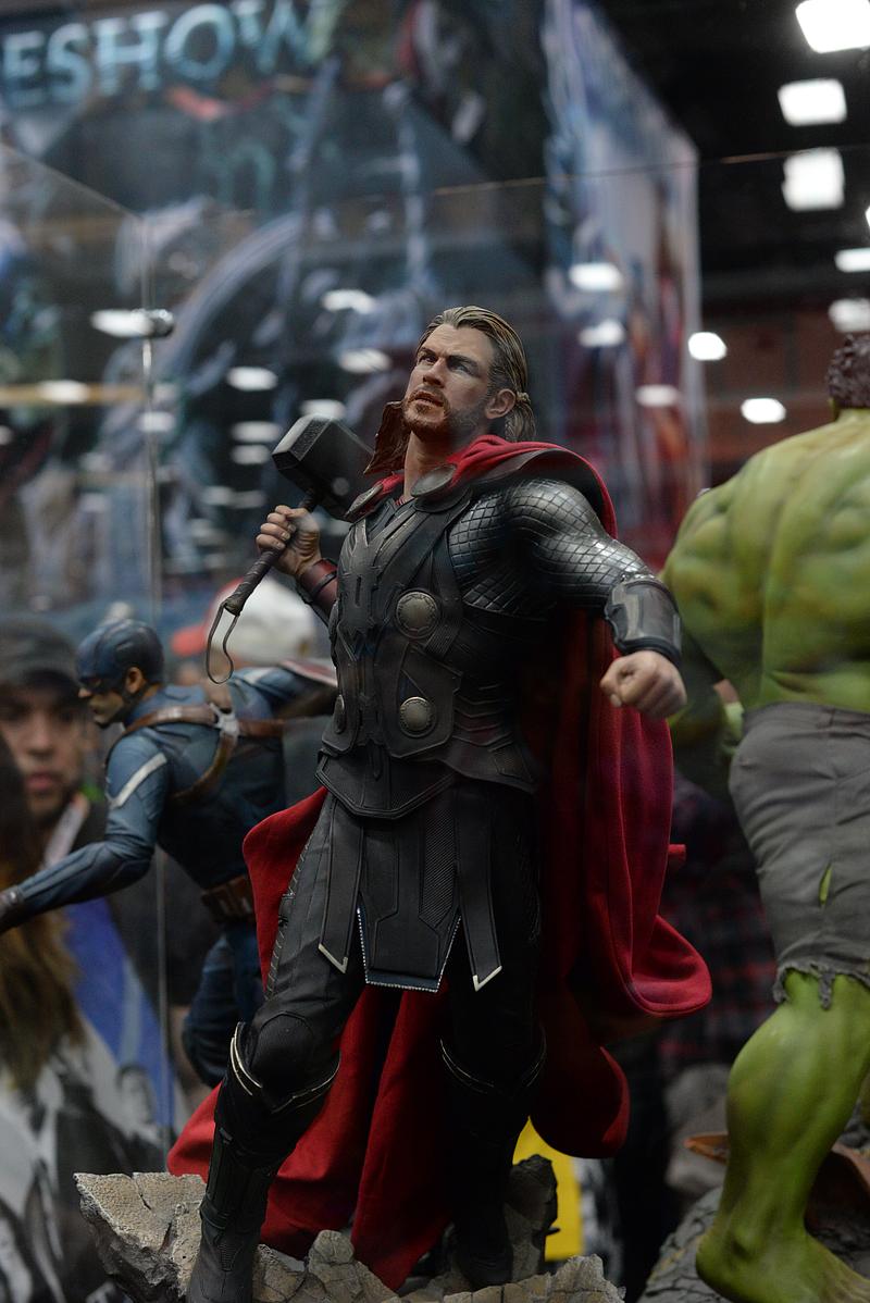 THOR " THE DARK WORLD" Premium format - Page 2 Sdcc2015_sideshow_20