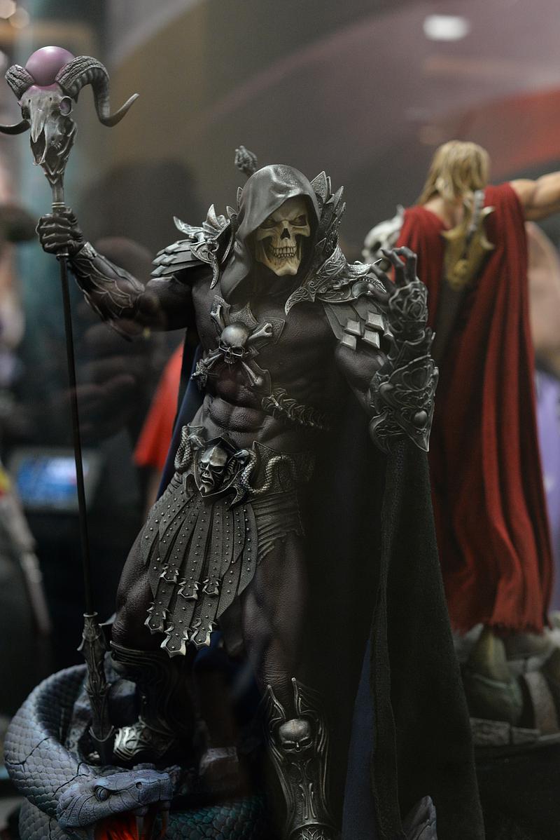 MASTERS OF THE UNIVERSE: SKELETOR Statue Sdcc2015_sideshow_3