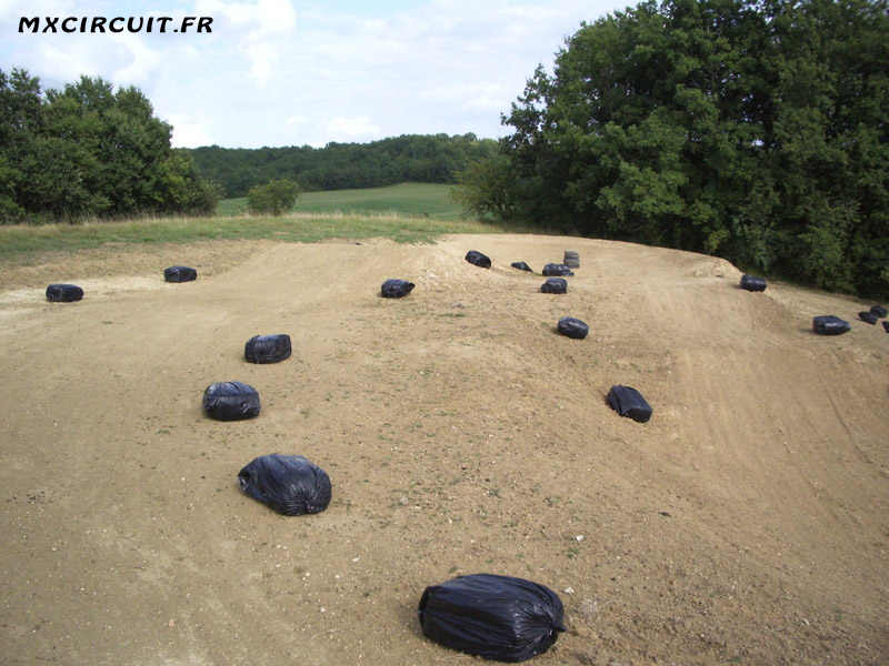 [24 Dordogne]  ]Terrain de Sainte Sabine Sainte-sabine_photo_05