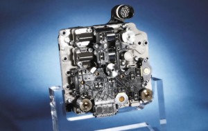 di fférence entre les 2 boites dsg de vw Dsg_trans_mechatronics_1-300x190