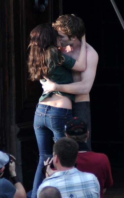 ho trovato queste foto..(new moon) spero che vi piacciano ;) New_moon01