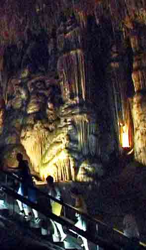 سياحة مصورة في ملقا الاسبانية  Nerja_caves_282