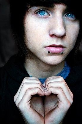 Prohibido a emos susceptibles y sin sentido del humor u_u Alex-evans-emo