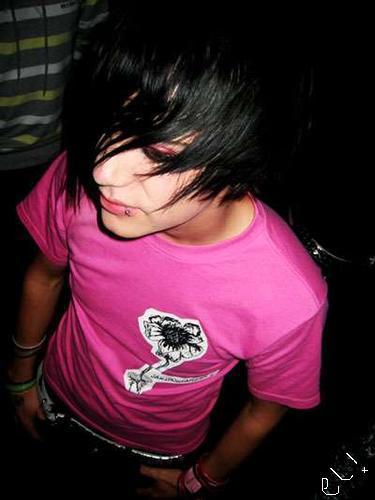 Roolipeli ¤ No Smoking Pink-emo-boy