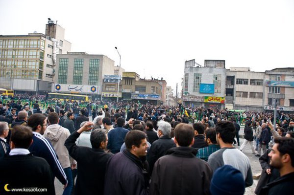 ( الحرس الثوري الايراني ) قصة منشق Demonstration_Iran47