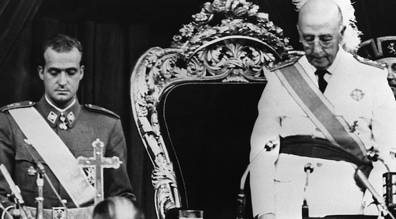 Un rey golpe a golpe. Biografía de Juan Carlos de Borbón. [HistoriaC] Franco_borbon