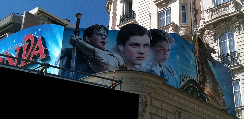 Cannes'dan Narnia fotoğrafları... Dawn-Treader-Banner-3