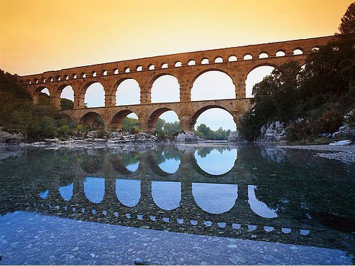 Los 10 acueductos más bellos del mundo Pont_du_gard_francia_500x374