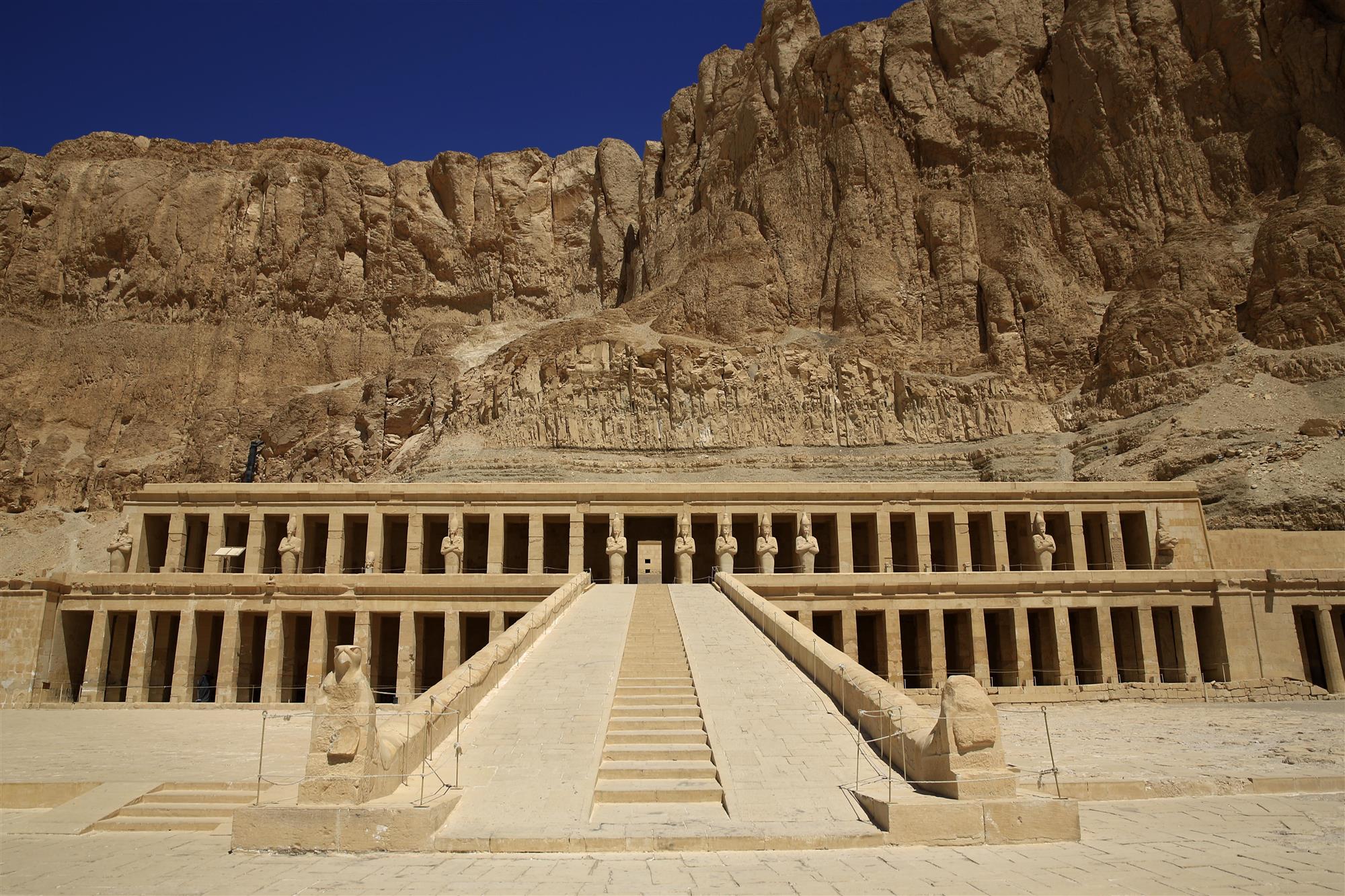  ¿Cuánto sabes sobre el Antiguo Egipto? Templo-funerario-hatshepsut_20b46cef