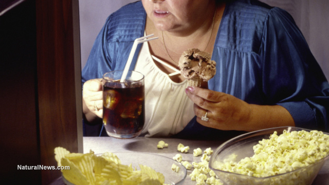  food Junk food rewires brains to make people addicted and avoid eating a balanced diet Woman-Eating-Junk-Food-Chicken