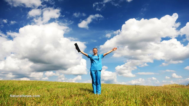 22,000 nurses across America refuse to submit to risky, mandatory vaccines Sky-Doctor-Nurse-Physician-Nature