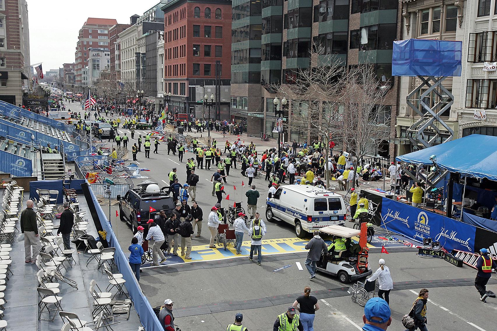 ALERT!! 2 EXPLOSIONS AT BOSTON MARATHON FINISH UPDATED UNBELIEVABLE!!! - Page 2 The_Craft_Communications_Van-hi-res