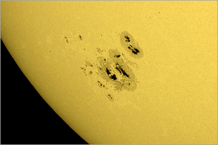 9 juillet 2011: Observation publique du Soleil aux télescopes Soleil_taches_tsc225_10d_251003_2