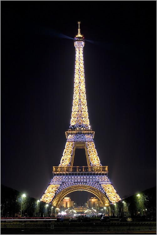 Le jeu du "Je veeeeee !!!!" Tour_eiffel_1