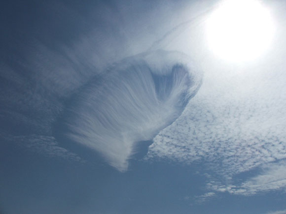 Amazing Pictures Of Giant Holes In The Clouds… What Are They? Sylph1