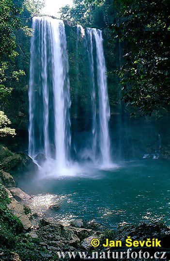 Водопадите Misol-ha-waterfall--misol-ha-waterfall