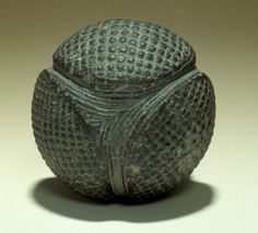 On a retrouvé de mystérieuses sphères en pierre datant de 5000 ans. Que signifient elles ? B9a9bd8c496bba6f23b81f26cbf56b56