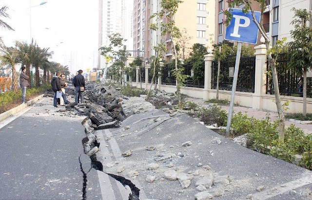 Έκρηξη αγωγού αερίου σε δρόμο κινεζικής πόλης Ga4