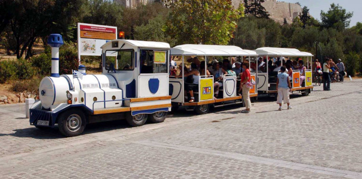 Εύβοια: Έπιασε τον άντρα της να κάνει σεξ με τους φίλους του Trenaki_716_355