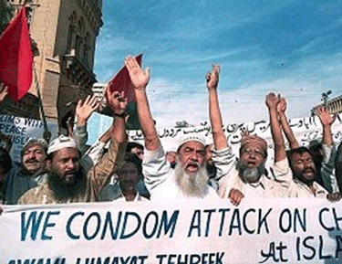 muslim suka condom tapi gak suka (minum) juice Aonly-in-pakistan-6