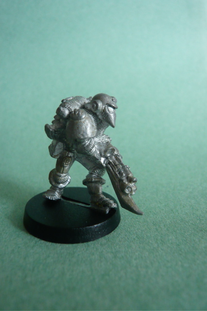 News Games Workshop - Tome 5 - Page 9 LE2-space-marine-1-standing