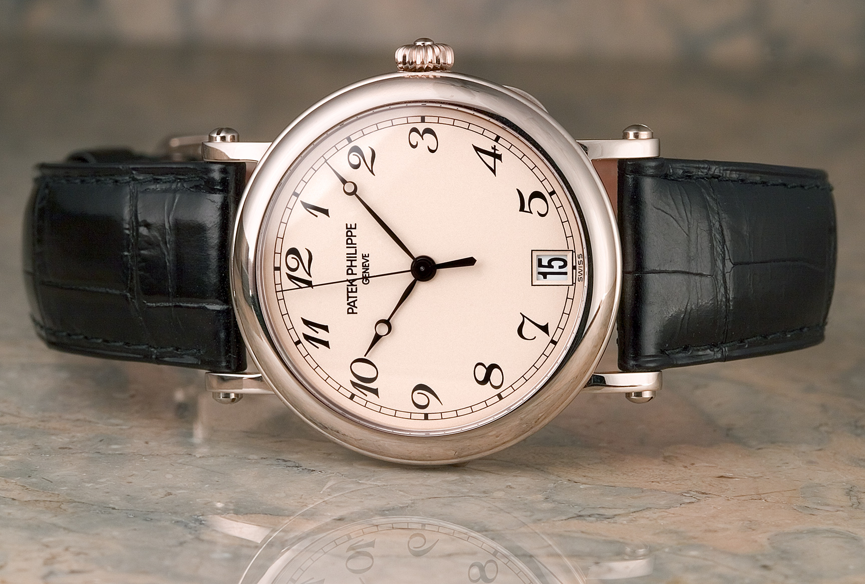 Nouvelle Officer's watch de chez Patek. Lpatekof01