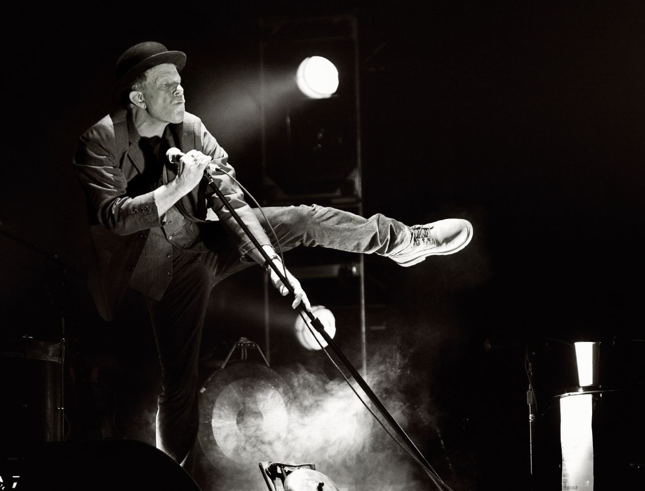 Tus fotos favoritas de los dioses del rock, o algo - Página 12 Tom-Waits