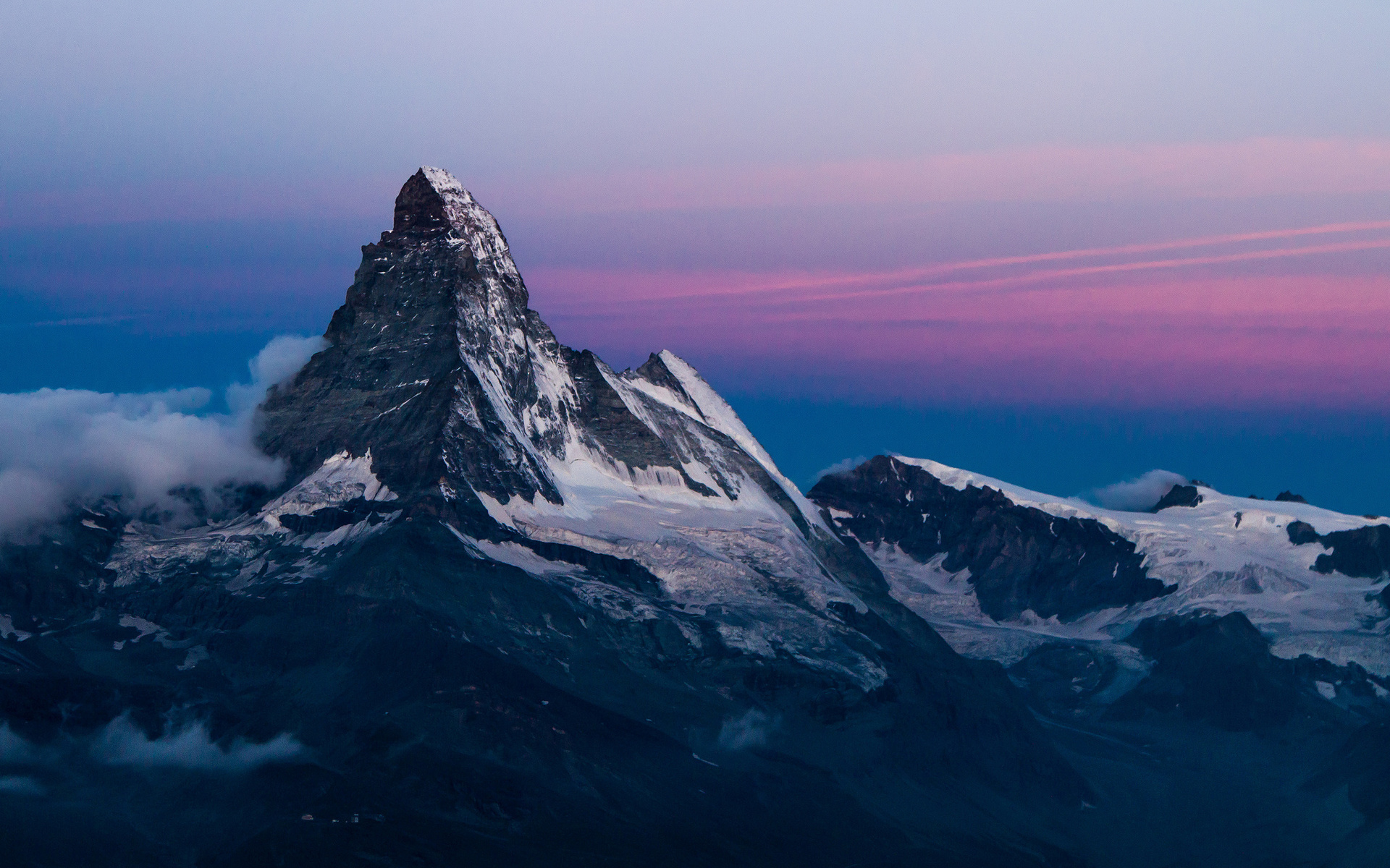 [Roleo de Sco] Dejado atrás. Slope_mountain_peak_rocks_snow_sky_sunset_sunrise_1920x1200