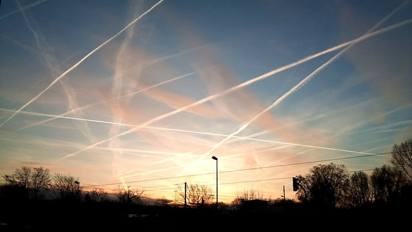 Chemtrails: ¿Nos estan envenenado y no nos damos cuenta ? Chemtrails3