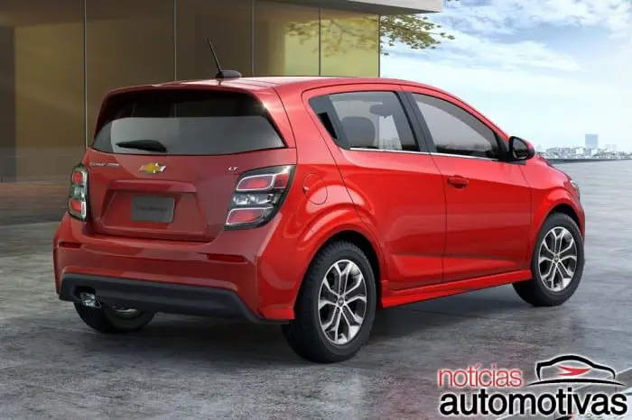 Salão de Nova York 2.016 Chevrolet-sonic-2017-6-700x466