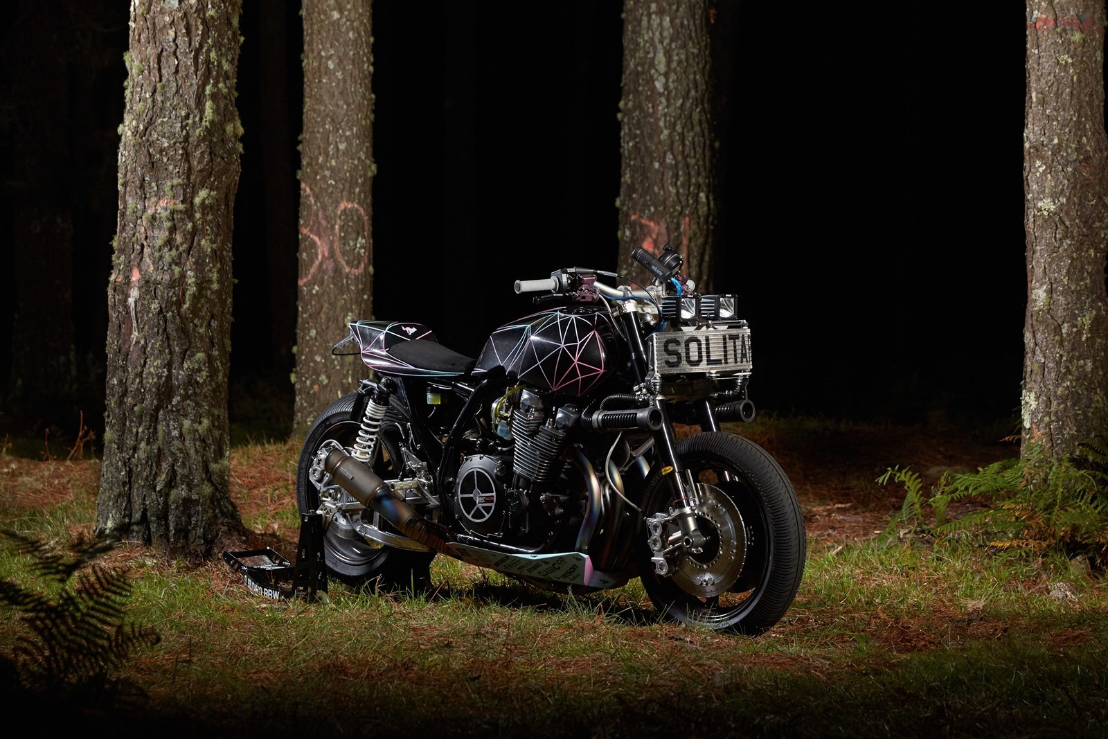 CONHEÇA A “BIG BAD WOLF”, UMA YAMAHA XJR 1300 PARA LOBISOMENS Yamaha-XJR-1300-Big-Bad-Wolf-7