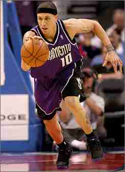 The Detroit News - Page 2 Mike_Bibby