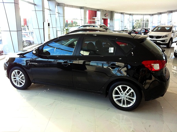 Novo Kia Cerato - A partir de R$ 49.990/ Nova geração do Cerato em 2013 - Página 8 CERATO-HATCH-3