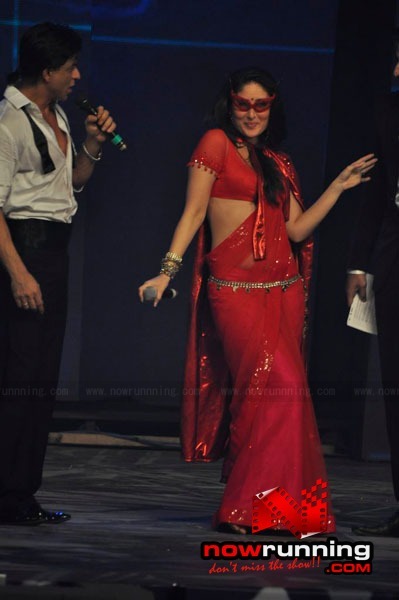 صور شاروخان  من  حفل اطلاق ألبوم  أغاني  فيلم  Ra.1 Shahrukh-Kareena-Arjun-at-Ra-One-Music-Launch-064